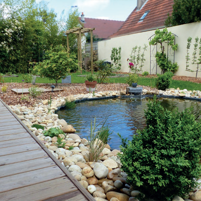 UN BASSIN POUR ANIMER SON JARDIN