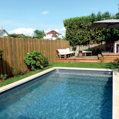 Amenagement de jardin autour d’une piscine