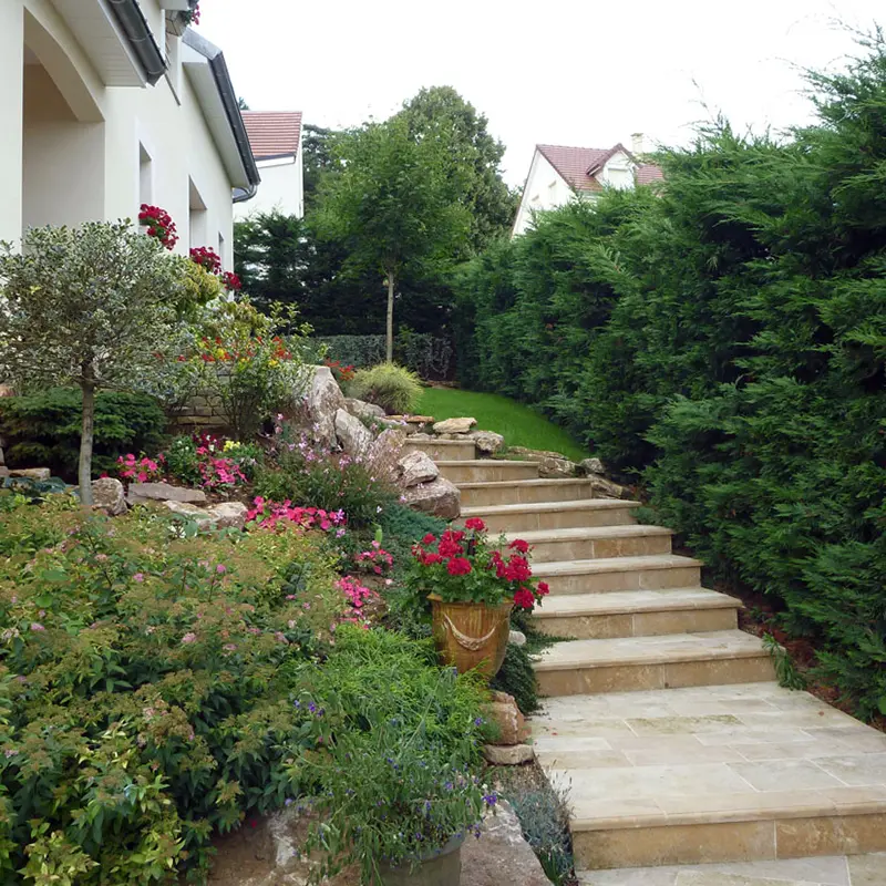 Escalier habillage pierre