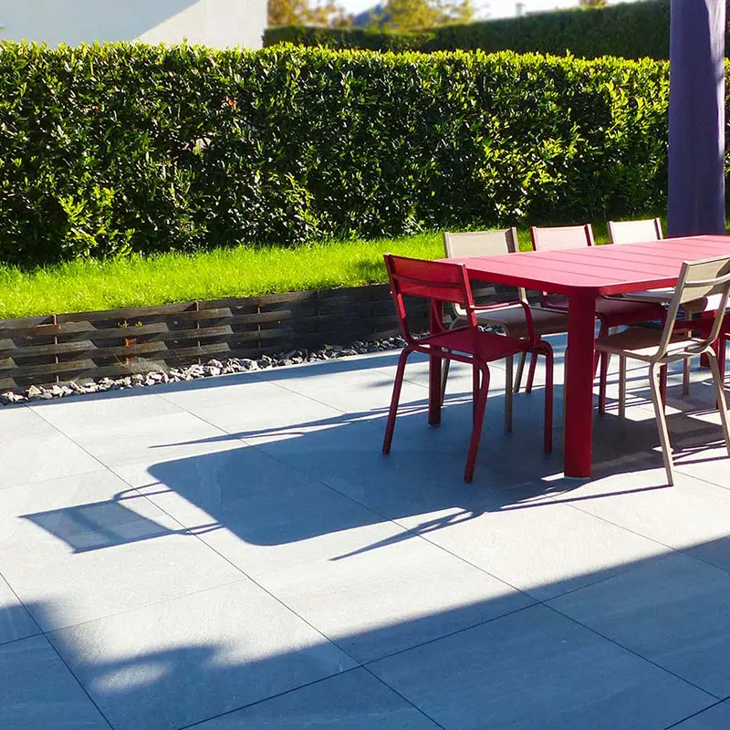 Terrasse gres ceram acier tresse