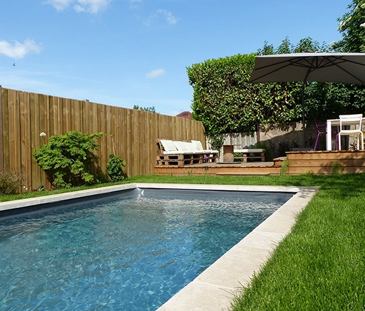 Piscine et terrasse en bois