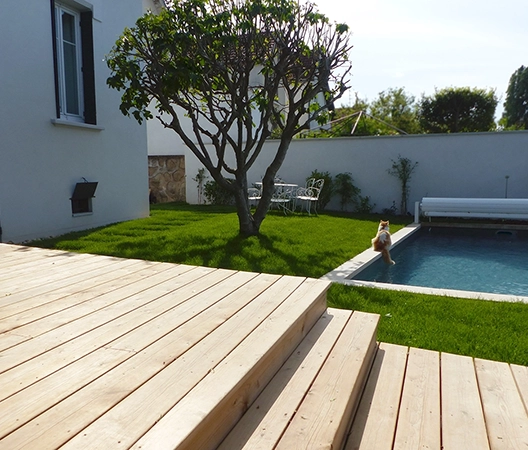 Terrasse bois et engazonnement